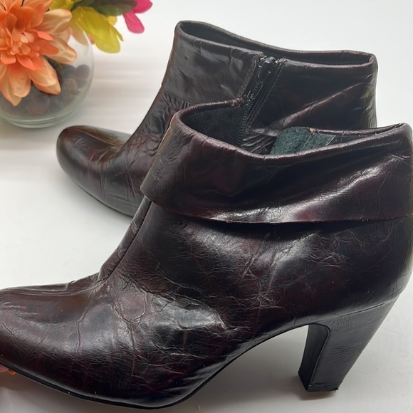 Born Crown Burgundy Ankle Boot Sz 10. MCA1276G - Picture 9 of 9